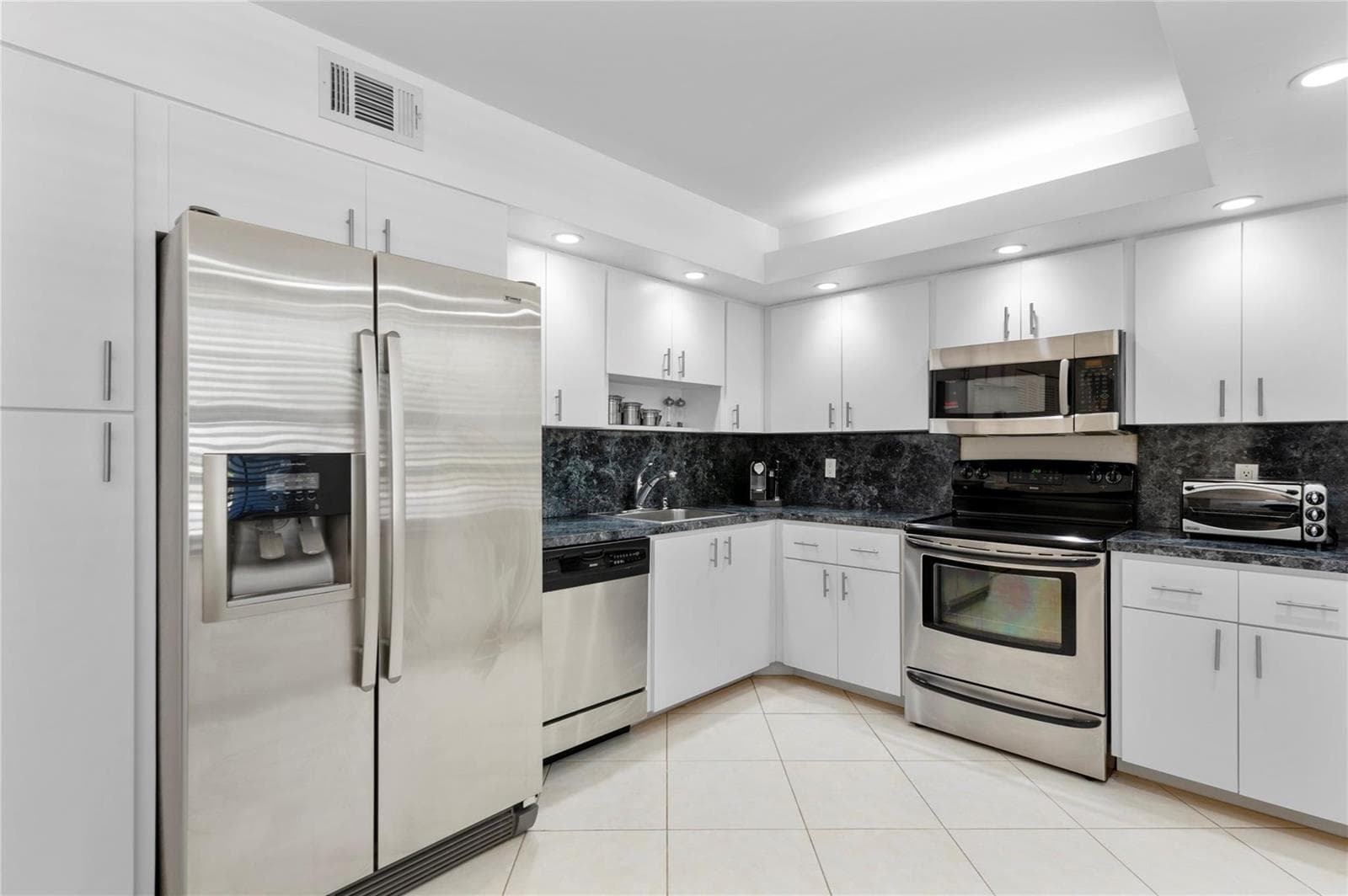 4240 Oaks Terrace # 105, Pompano Beach, FL 33069 photo 5