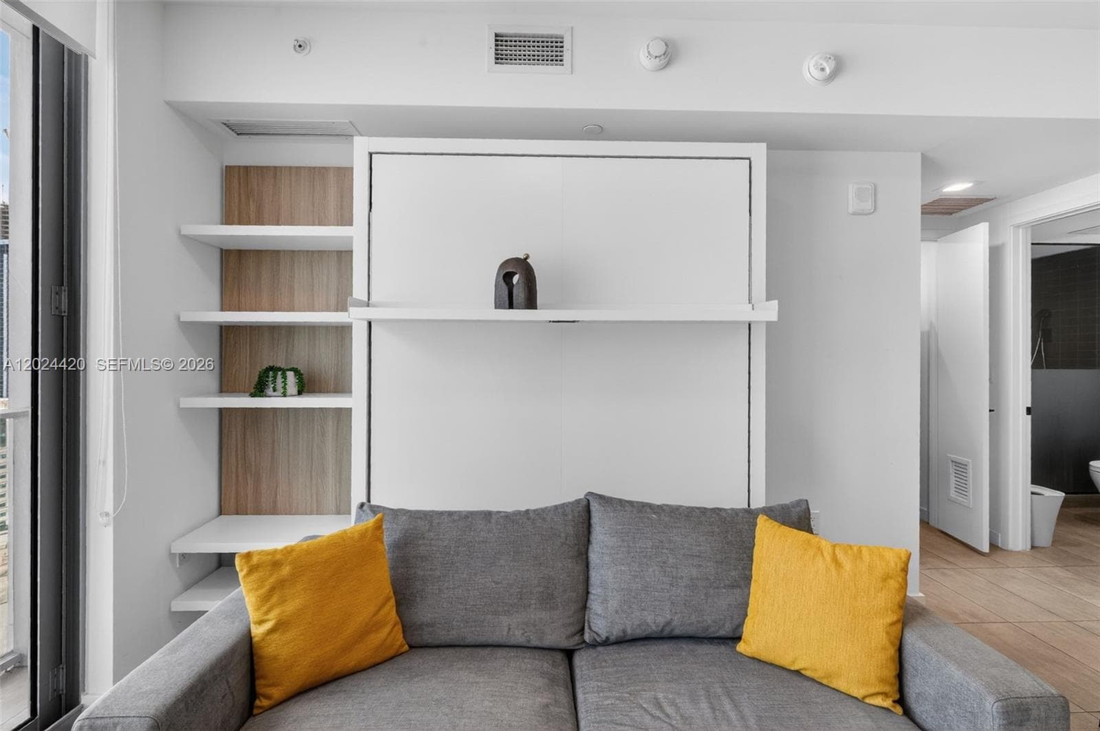 227 NE 2nd St # 2805, Miami, FL 33132 photo 3
