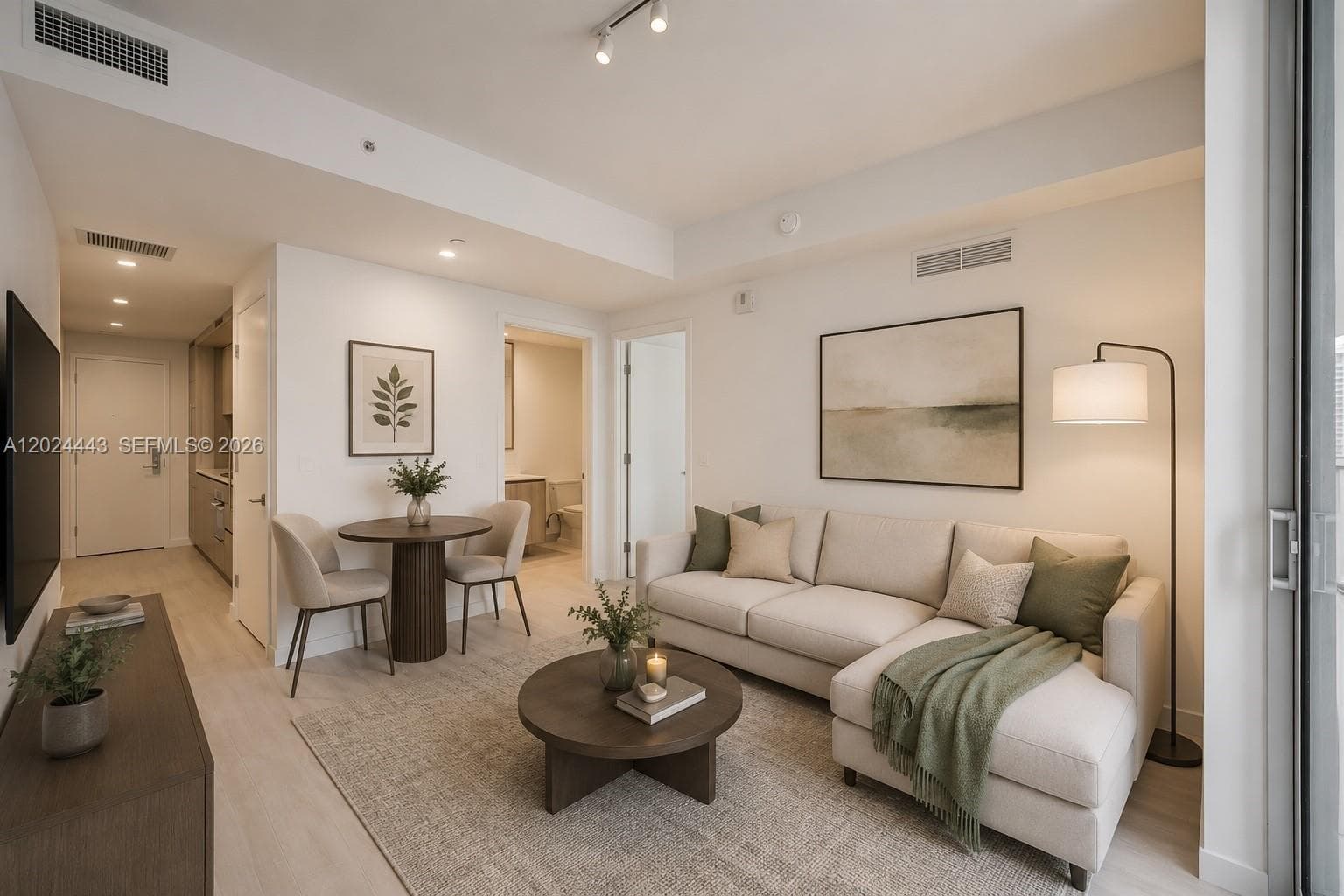 77 SE 5th st # 2305, Miami, FL 33131 photo 2