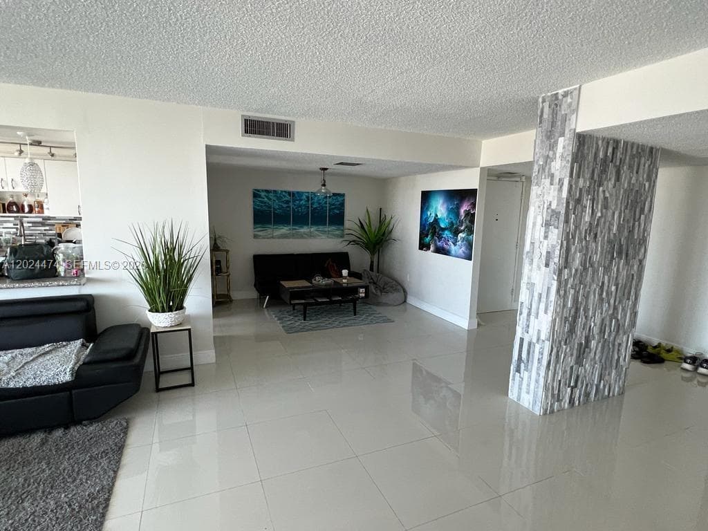 18061 Biscayne Blvd # 1404, Aventura, FL 33160 photo 5