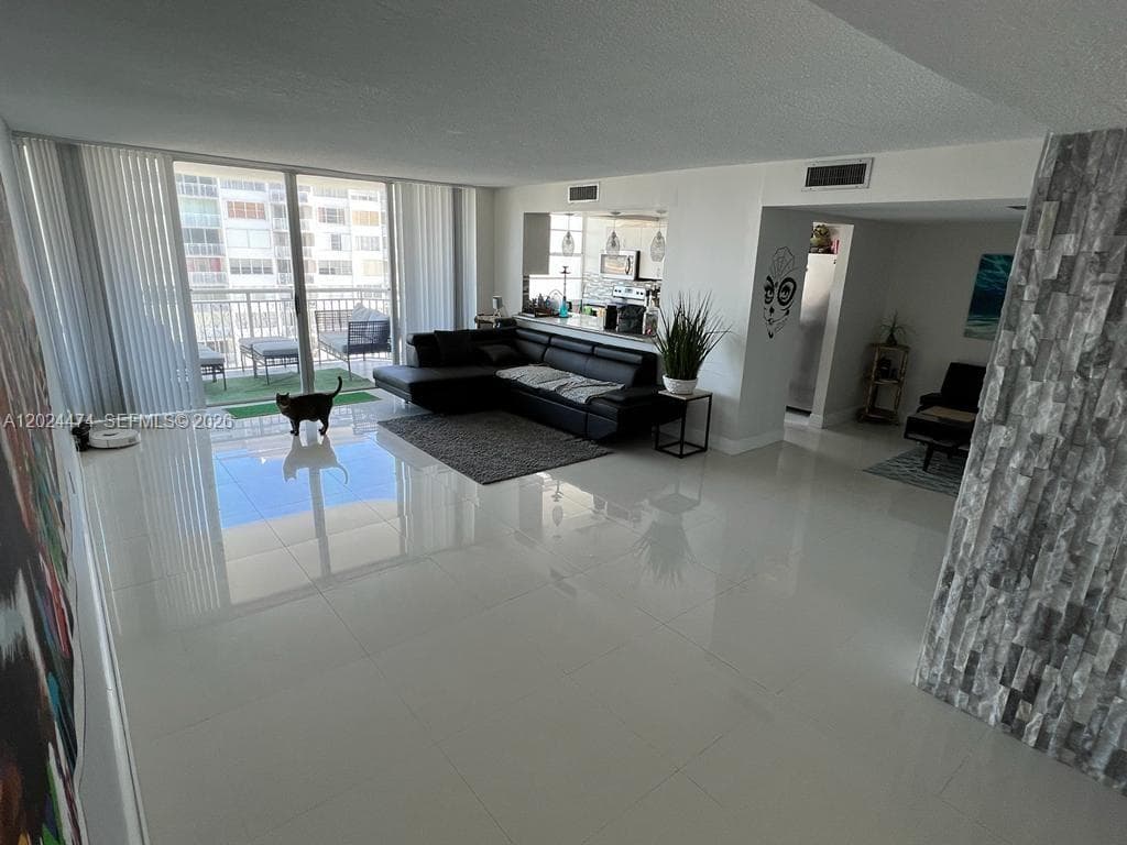 18061 Biscayne Blvd # 1404, Aventura, FL 33160 photo 4
