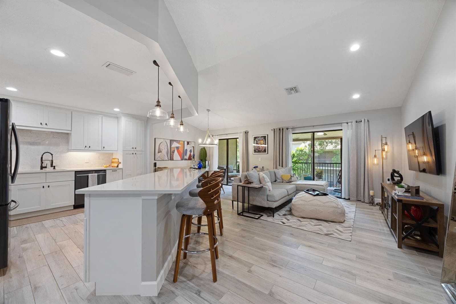 5710 Coach House Circle # F, Boca Raton, FL 33486 photo 2