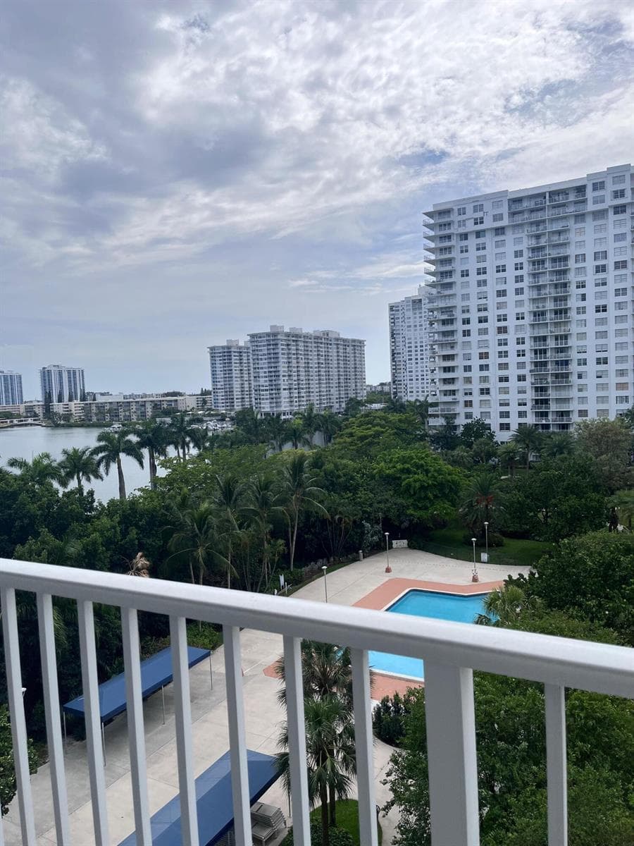 2851 NE 183rd Street, Aventura, FL 33160 photo 3