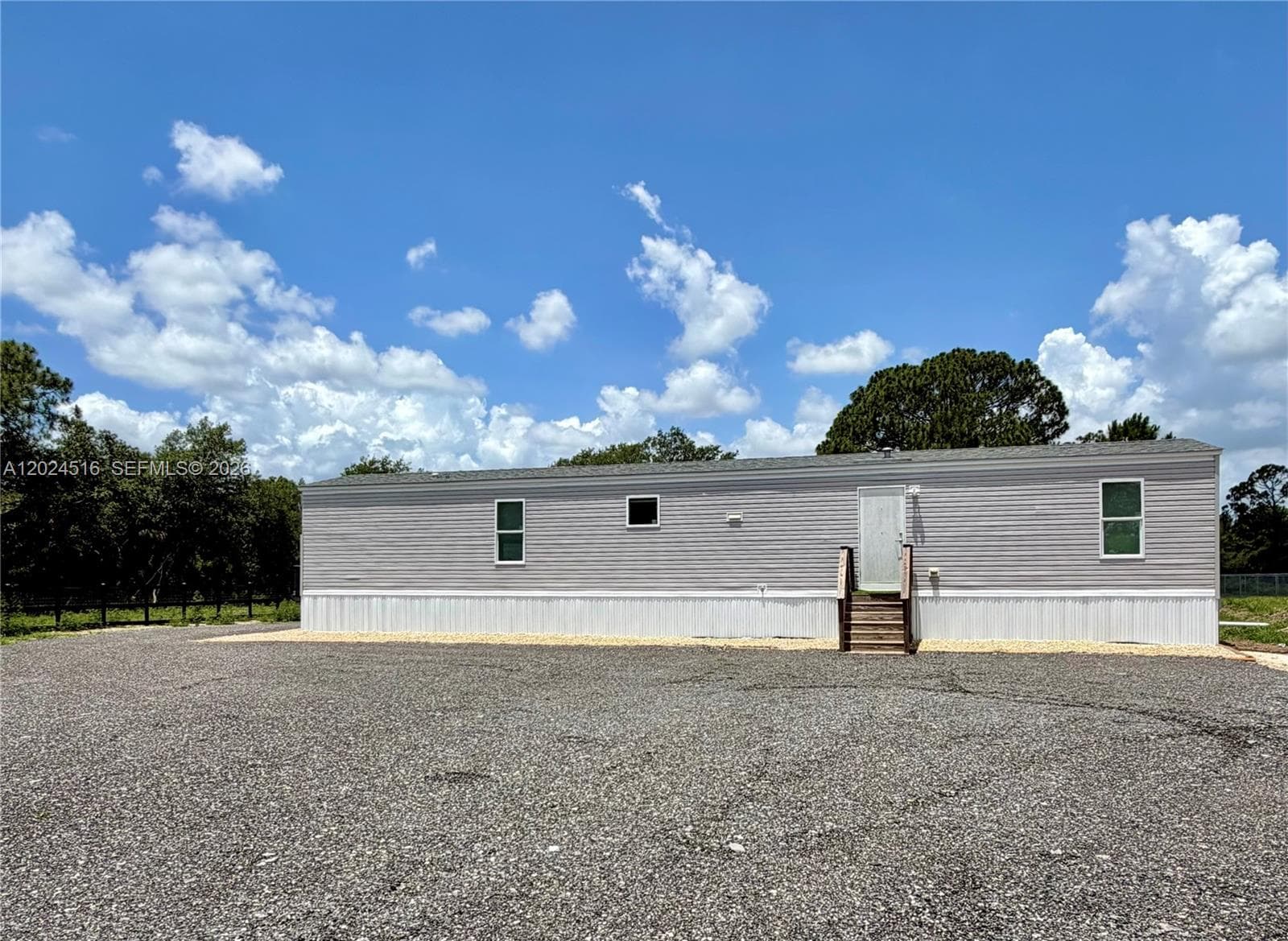 170 S Jinete St, Clewiston, FL 33440 photo 3
