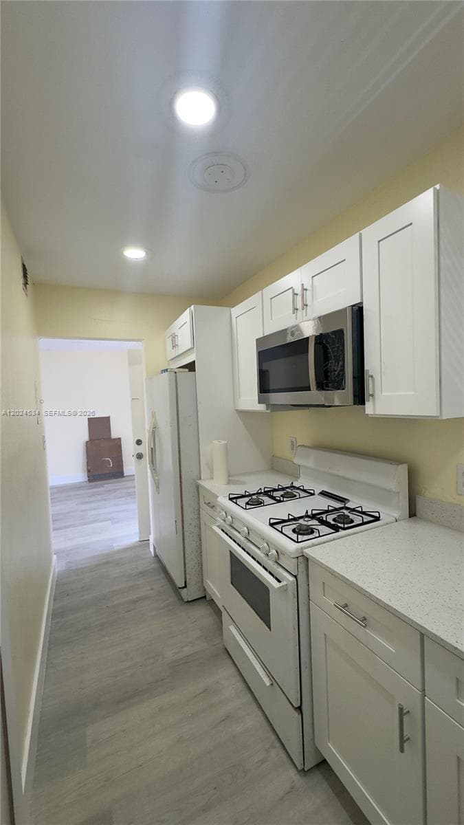 12890 NE 8th Ave # 302, North Miami, FL 33161 photo 5
