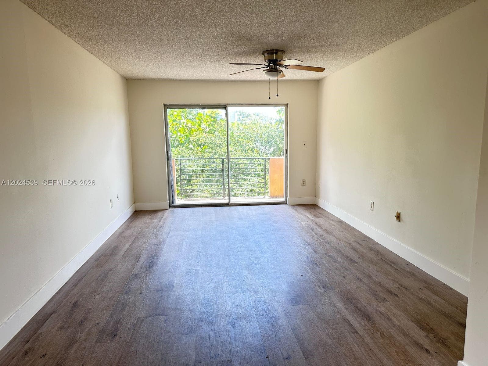 365 NE 125th St # 306, North Miami, FL 33161 photo 2