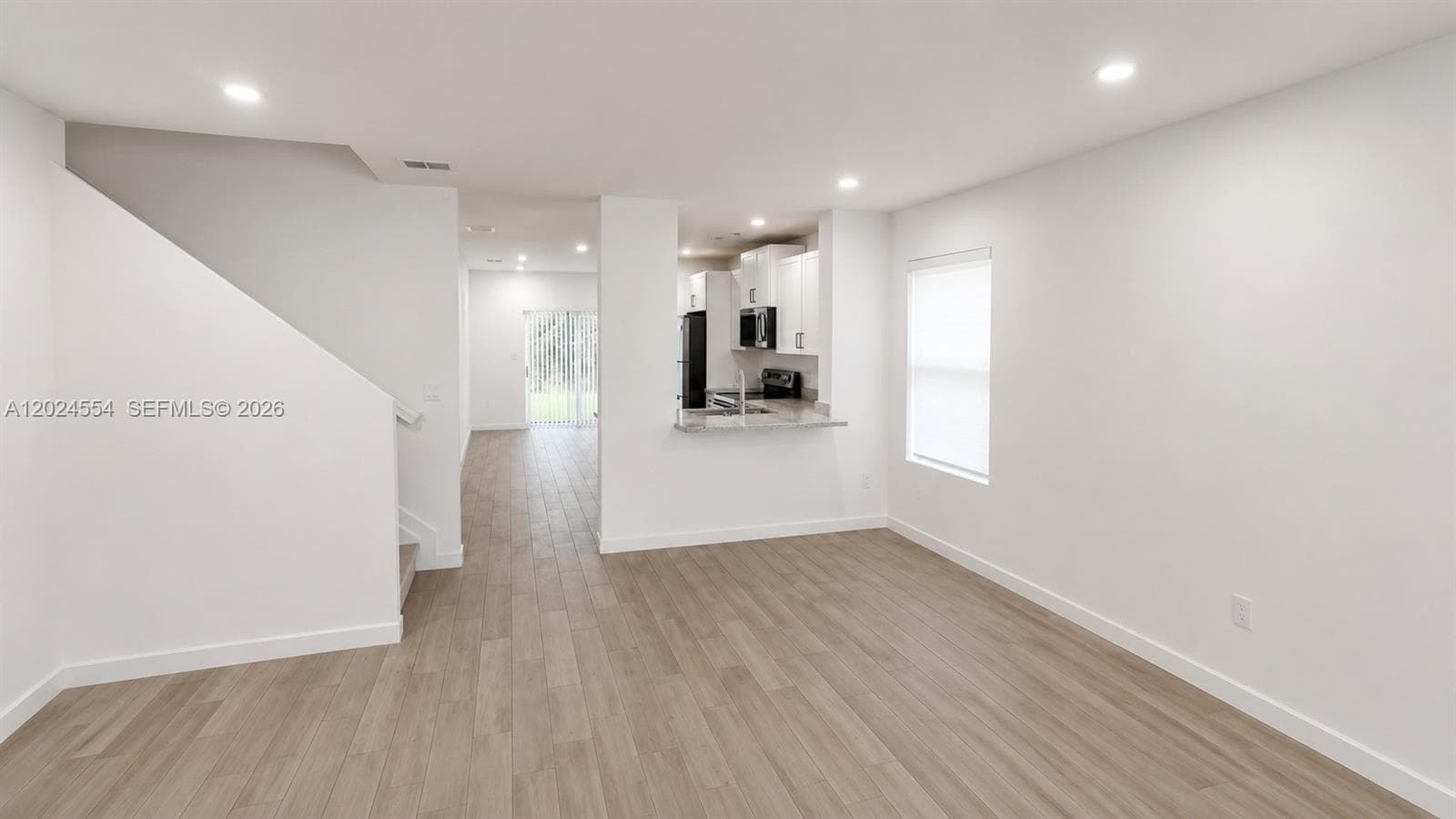 619 NE 4th St, Florida City, FL 33034 photo 3