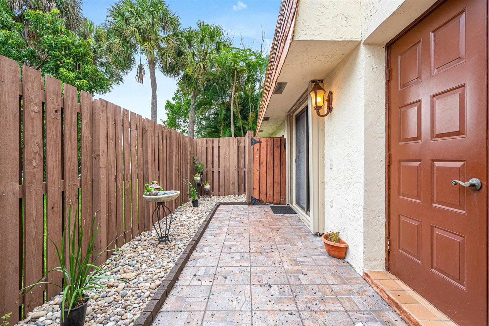 8321 S Coral Circle, North Lauderdale, FL 33068 photo 4