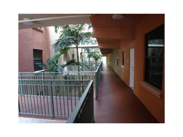 1640 Presidential Way # a201, West Palm Beach, FL 33401 photo 2