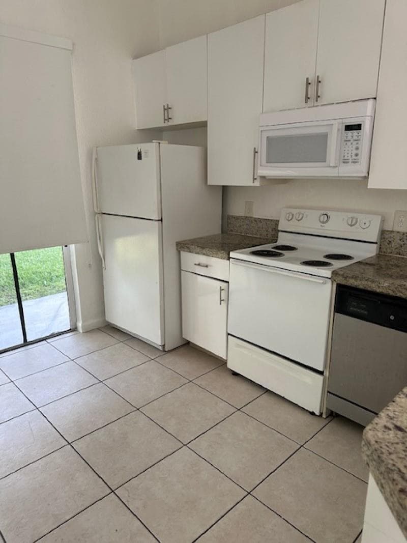 1056 NE 39th Avenue, Homestead, FL 33033 photo 3