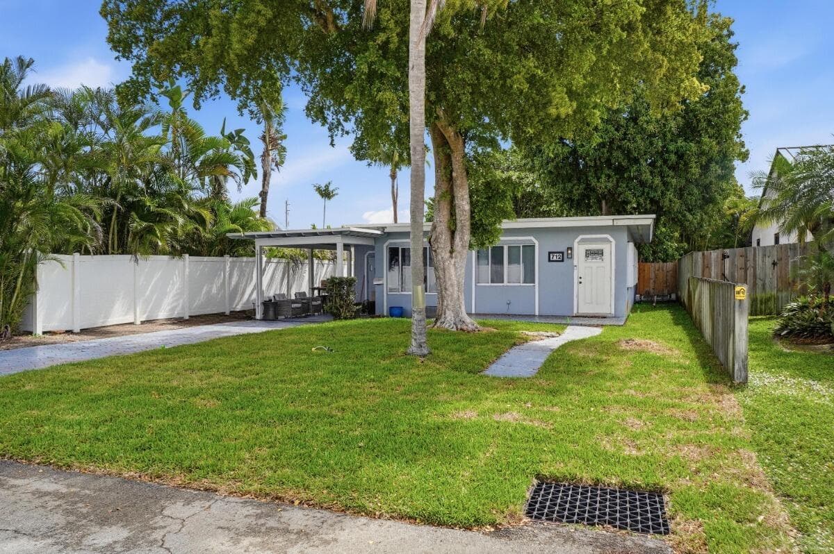712 NE 10th Avenue, Pompano Beach, FL 33060 photo 2
