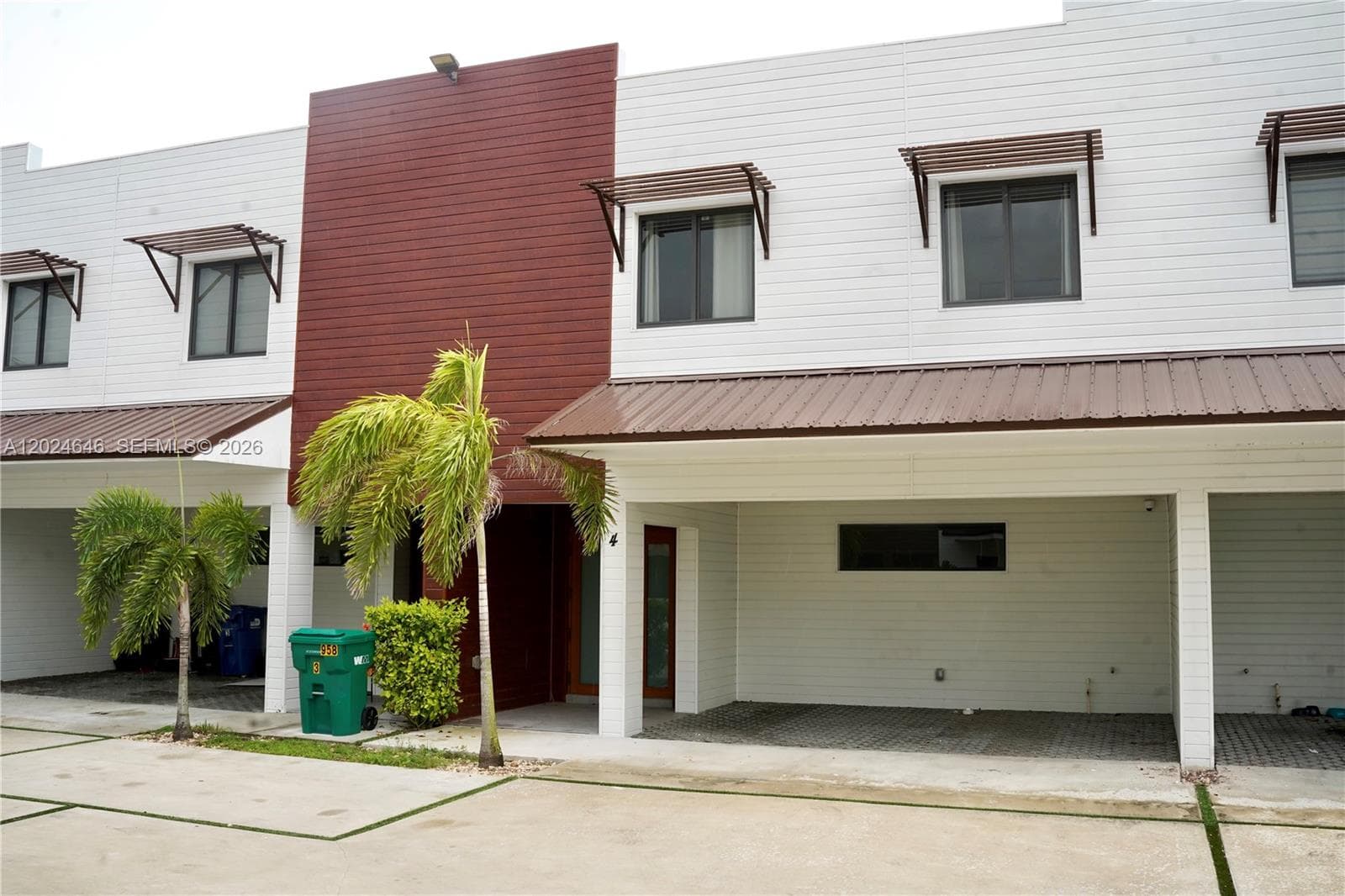 958 NW 10th St # 4, Florida City, FL 33034 photo 2