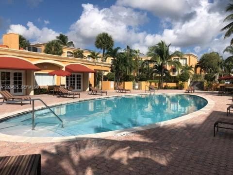 18111 NW 68th Ave # F203, Hialeah, FL 33015 photo 2