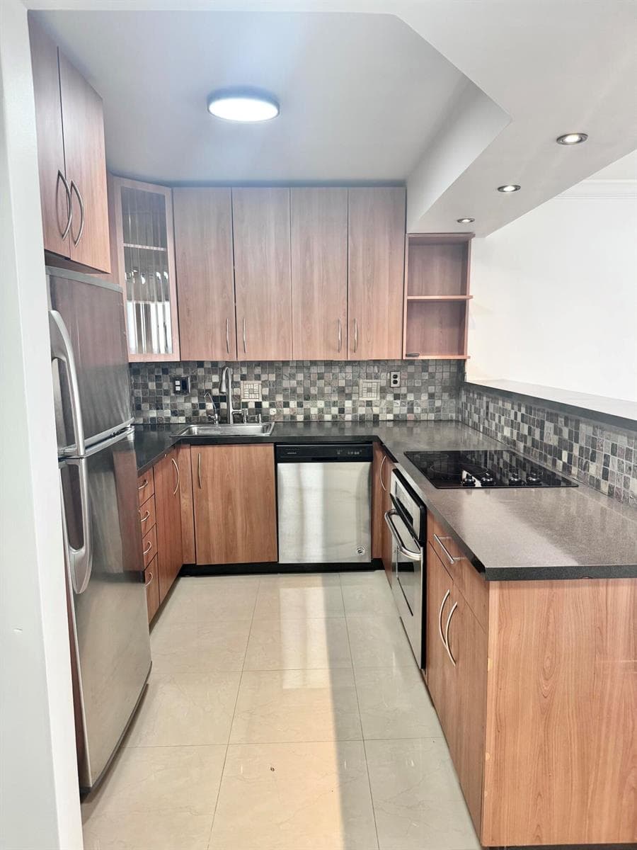 600 Three Islands Boulevard # 1108, Hallandale Beach, FL 33009 photo 2