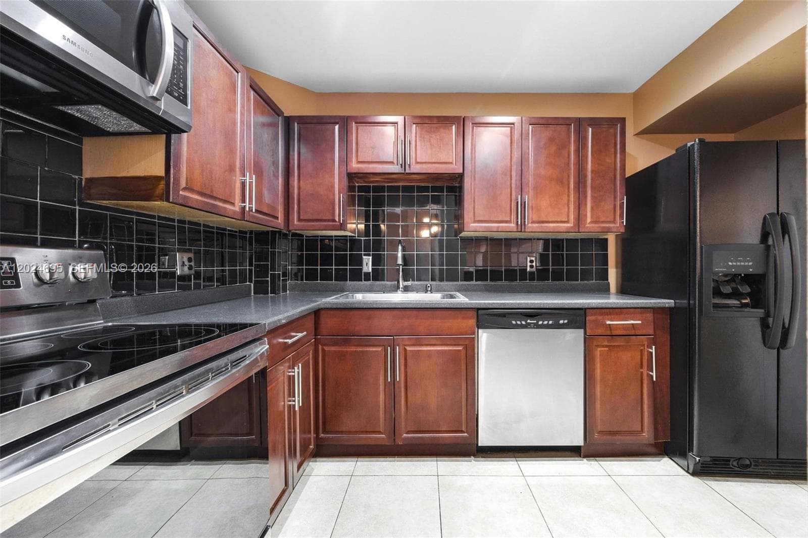 4350 Hillcrest Dr # 1016, Hollywood, FL 33021 photo 2