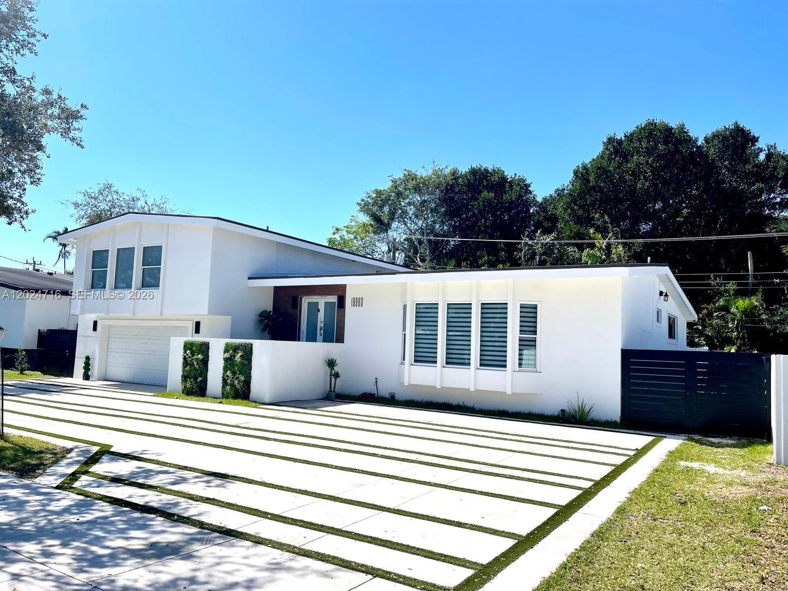 19960 Highland Lakes Blvd, Miami, FL 33179 photo 3