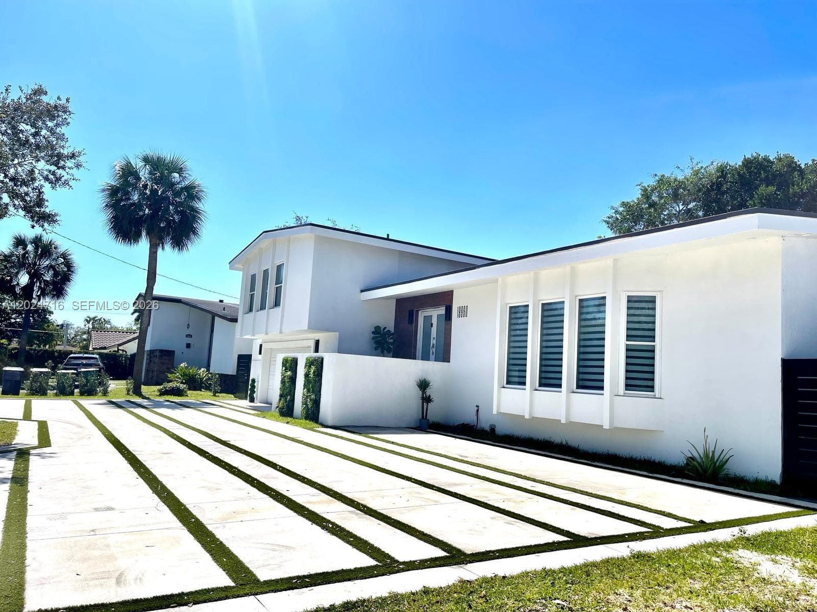 19960 Highland Lakes Blvd, Miami, FL 33179 photo 4