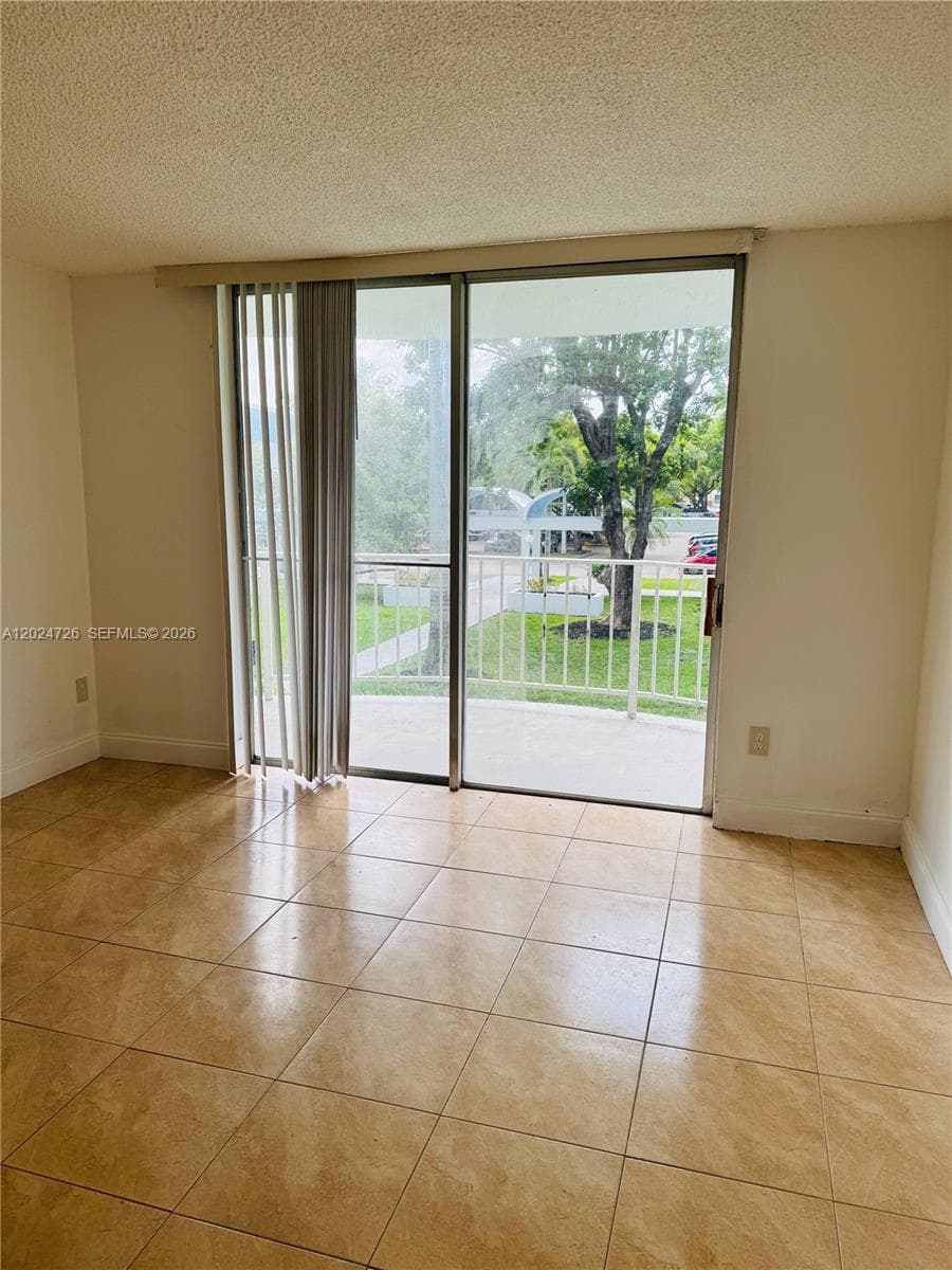 486 NW 165th St Rd # B-201, Miami, FL 33169 photo 2