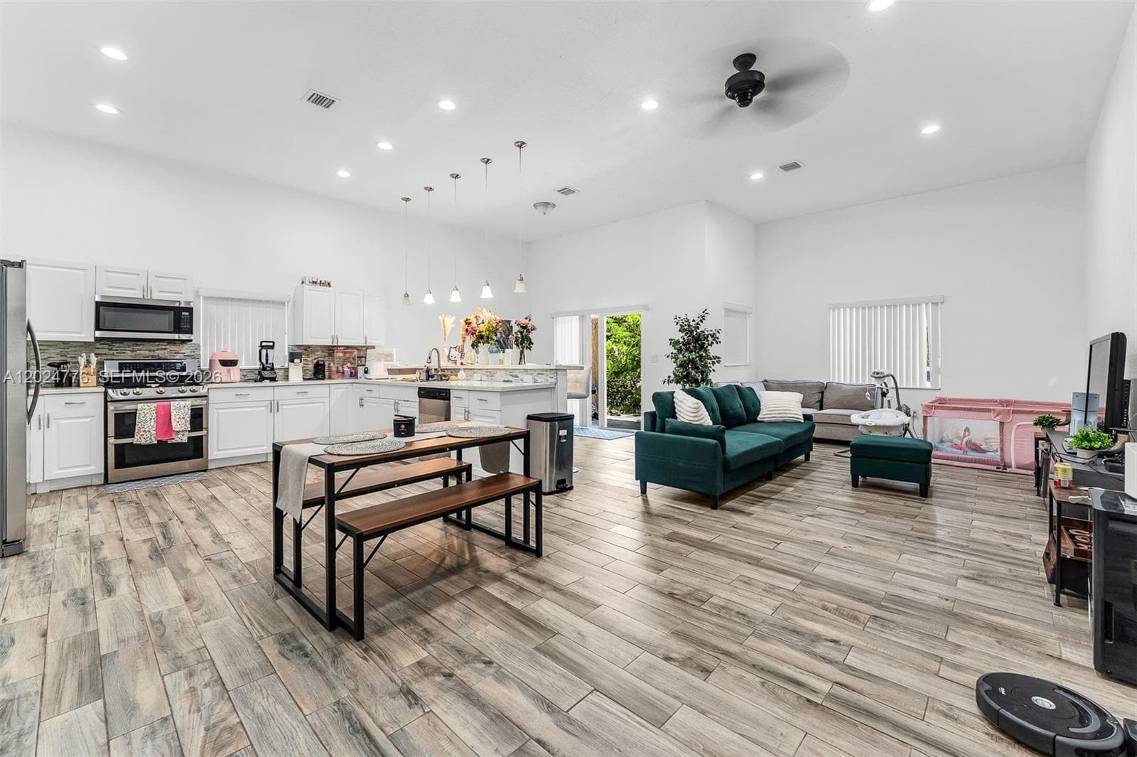 2804 Washington Dr, Fort Lauderdale, FL 33311 photo 3