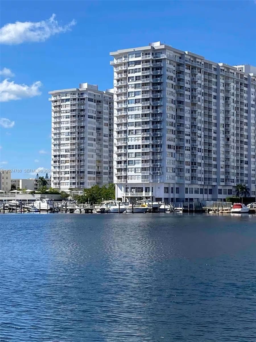 18081 Biscayne Blvd # 1904, Aventura, FL 33160 photo 2