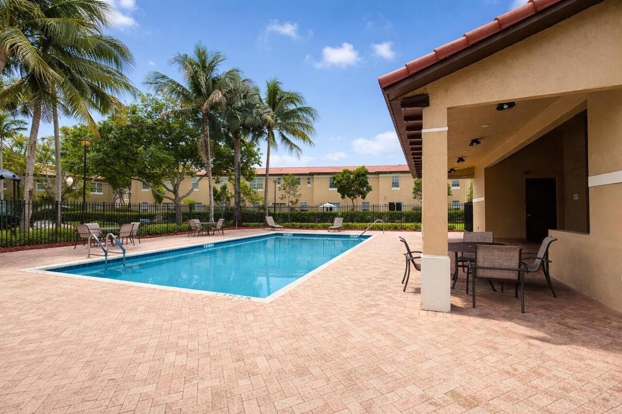 6898 Julia Gardens Drive, Coconut Creek, FL 33073 photo 3