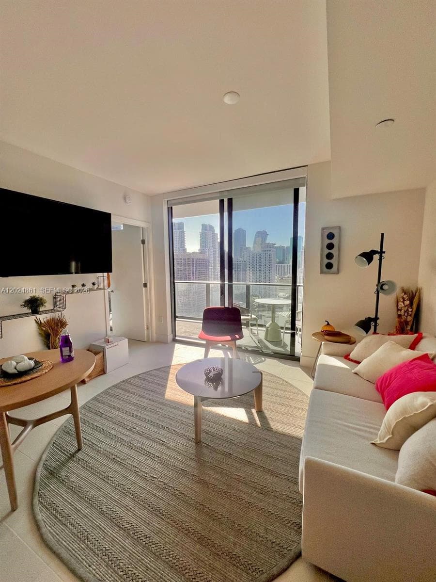 159 NE 6th St # 2508, Miami, FL 33132 photo 4