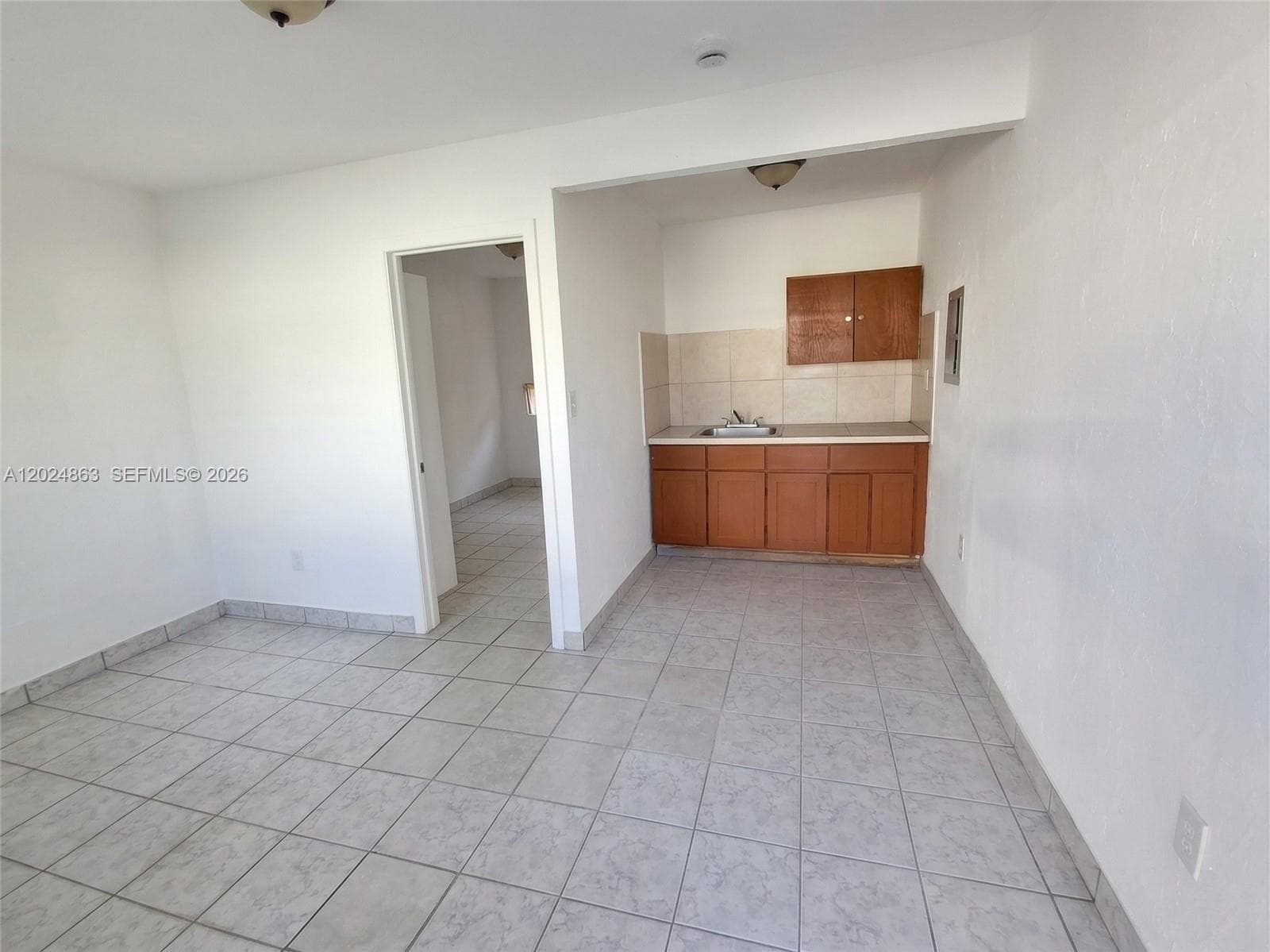 625 W Avenue A, Belle Glade, FL 33430 photo 3