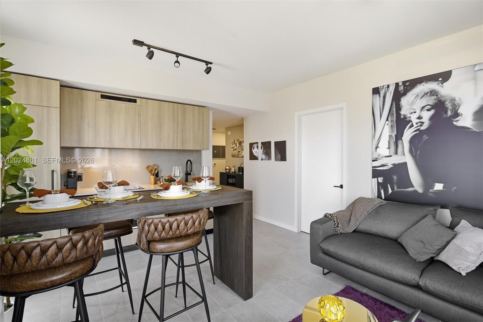 121 NE 5th St # 1712, Miami, FL 33132 photo 3