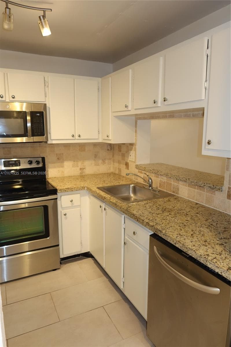 10835 SW 112th Ave # 113, Miami, FL 33176 photo 4