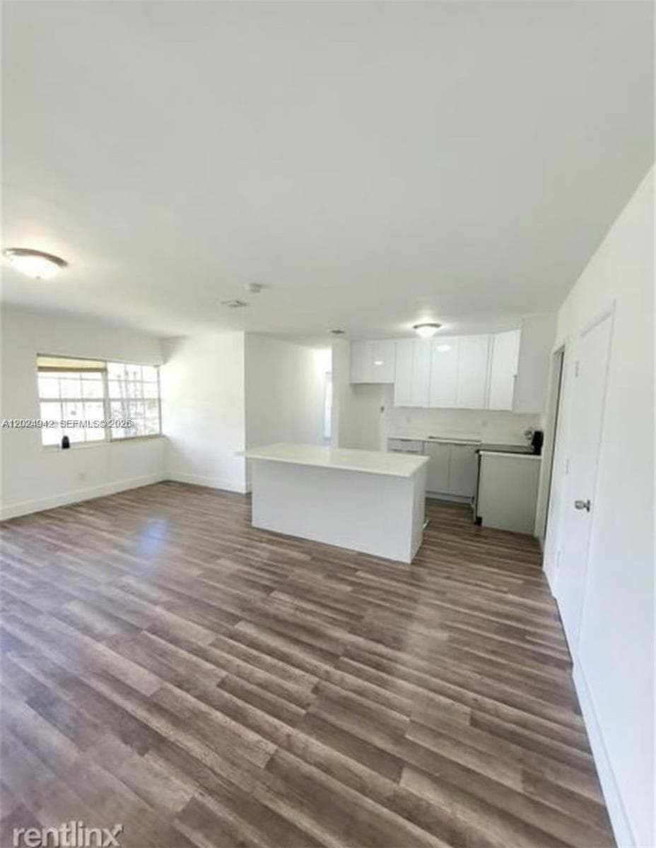 1770 NE 170th St, North Miami Beach, FL 33162 photo 4
