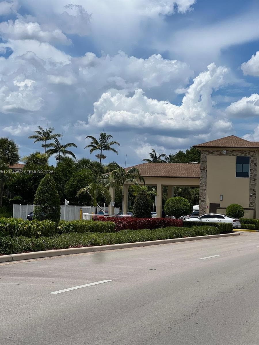 1400 SW 124th Ter # 109Q, Pembroke Pines, FL 33027 photo 2