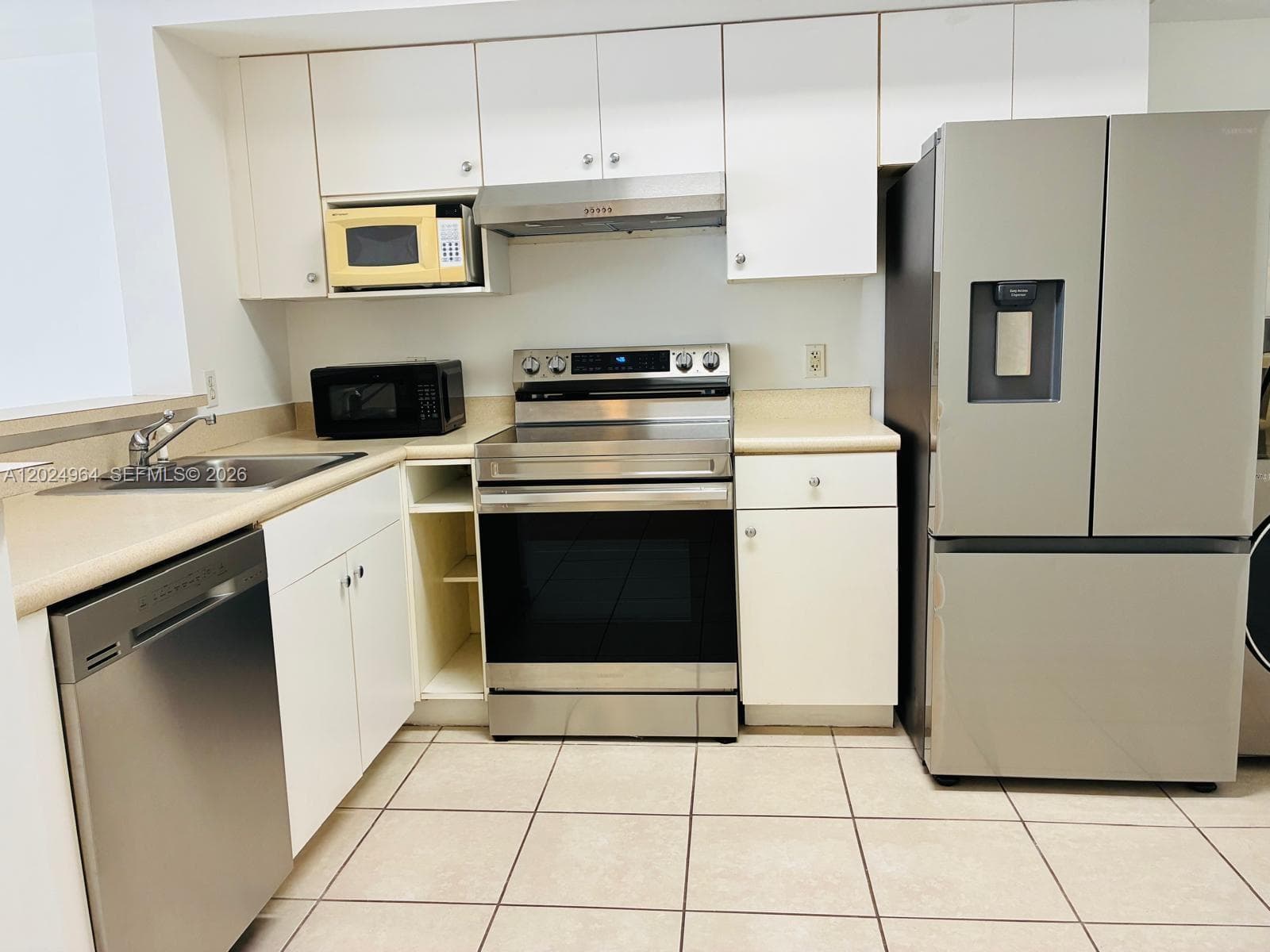 5085 NW 7th St # 909, Miami, FL 33126 photo 4