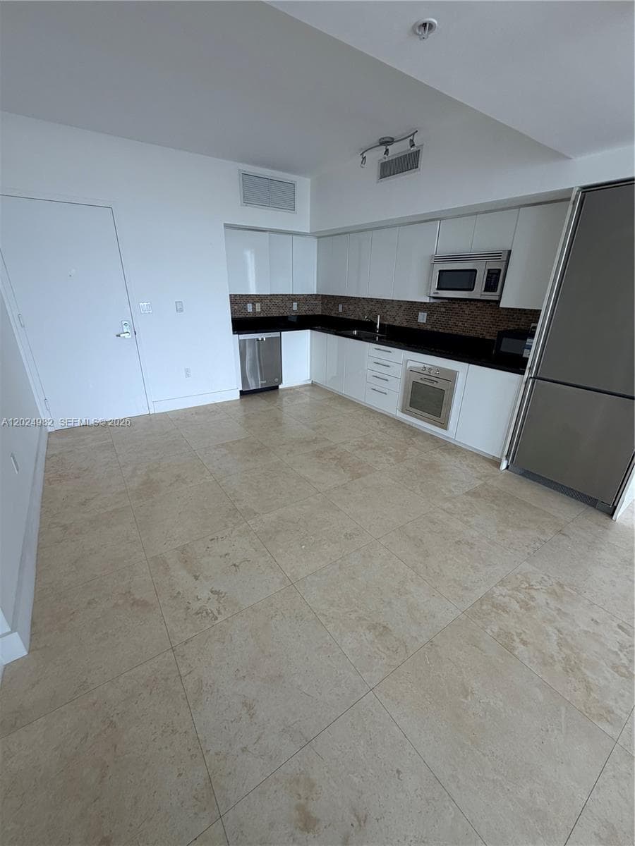 92 SW 3rd St # 3909, Miami, FL 33130 photo 2
