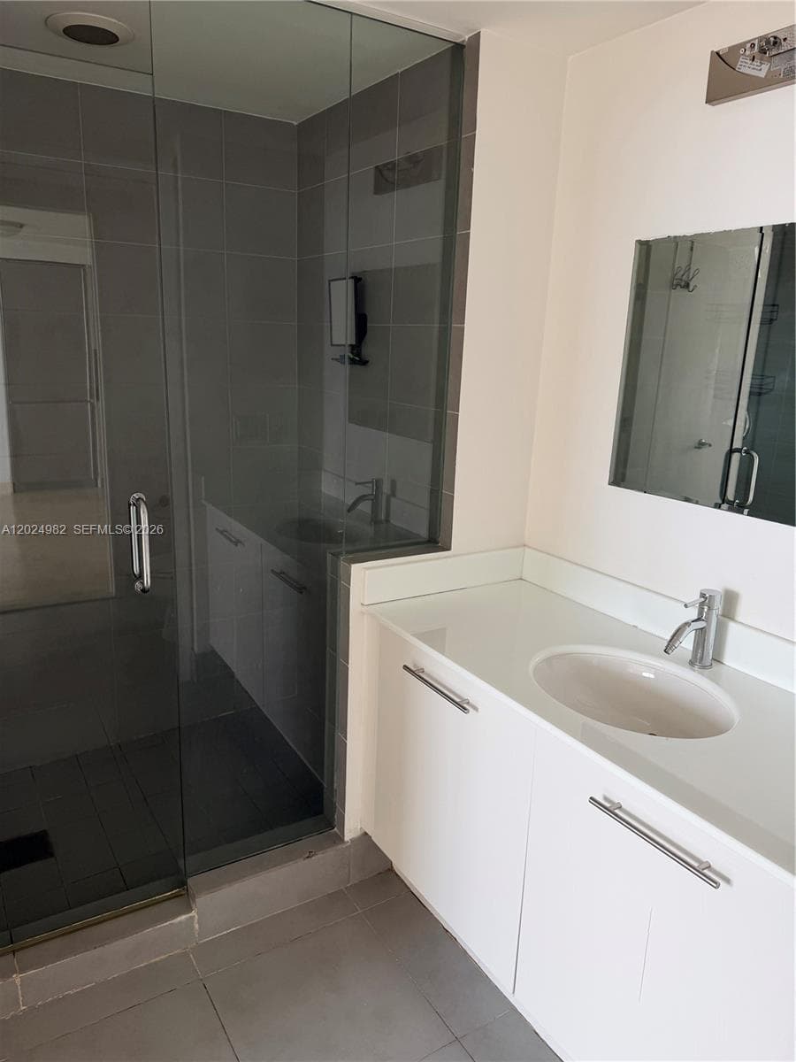 92 SW 3rd St # 3909, Miami, FL 33130 photo 5