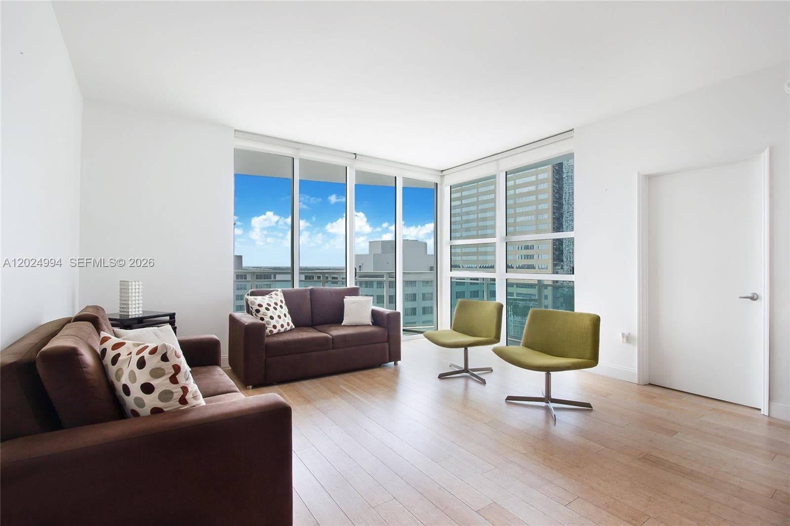 950 Brickell Bay Dr # 1911, Miami, FL 33131 photo 4