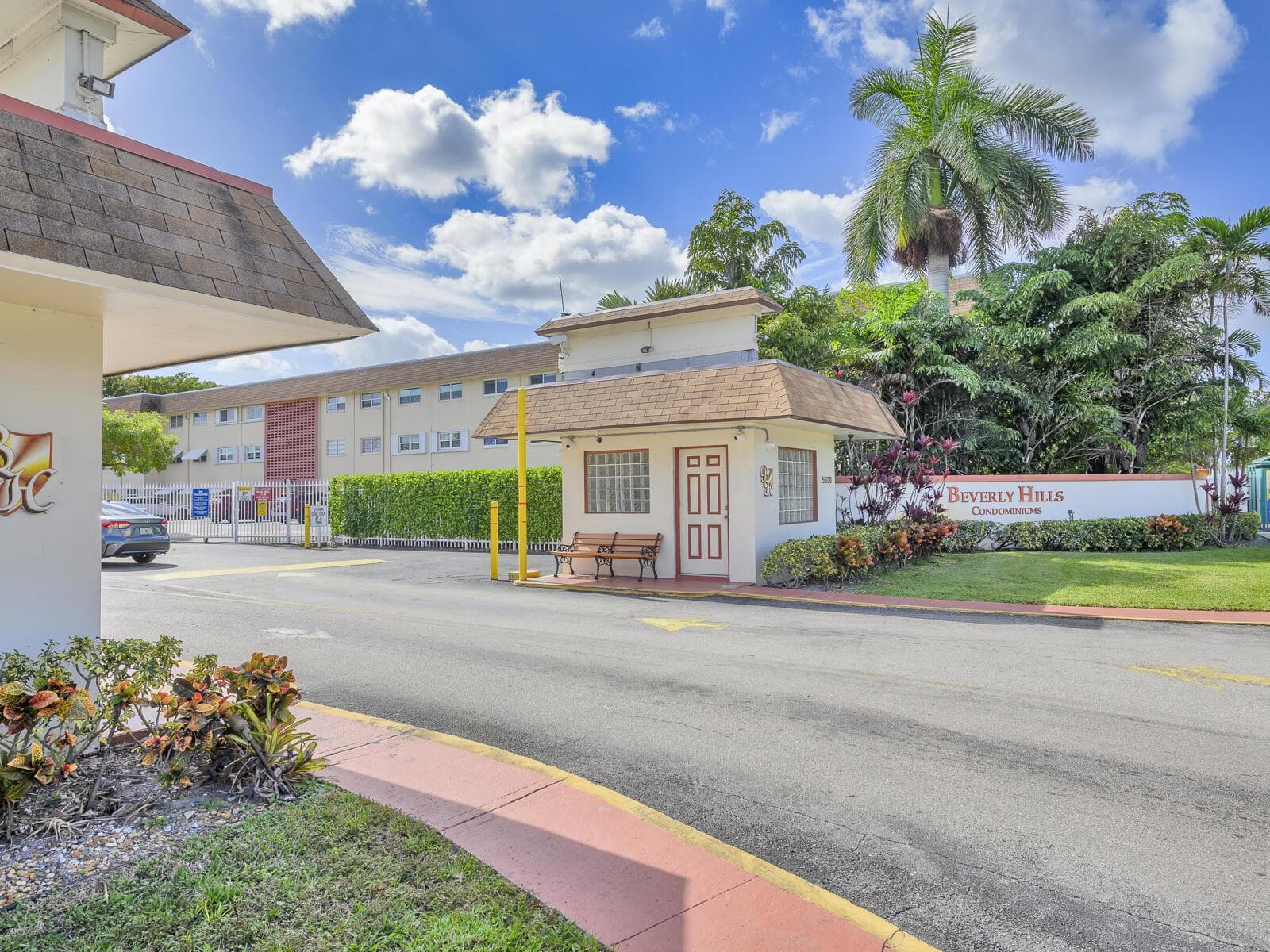 5300 Washington Street # E208, Hollywood, FL 33021 photo 2