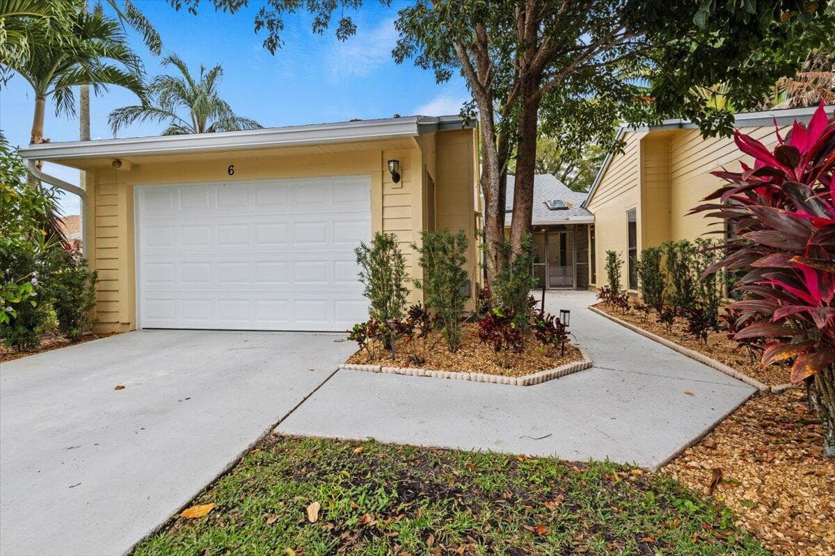 6691 S Pine Court, West Palm Beach, FL 33418 photo 4