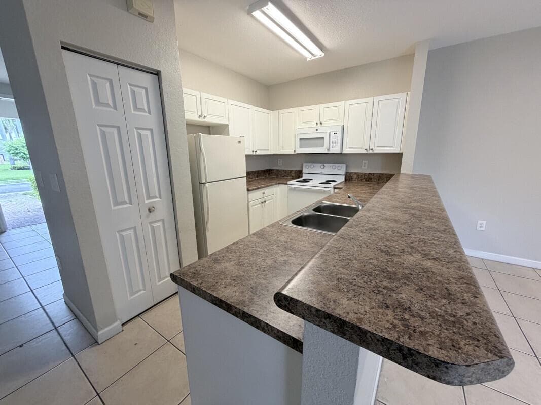 933 NE 42nd Avenue, Homestead, FL 33033 photo 5