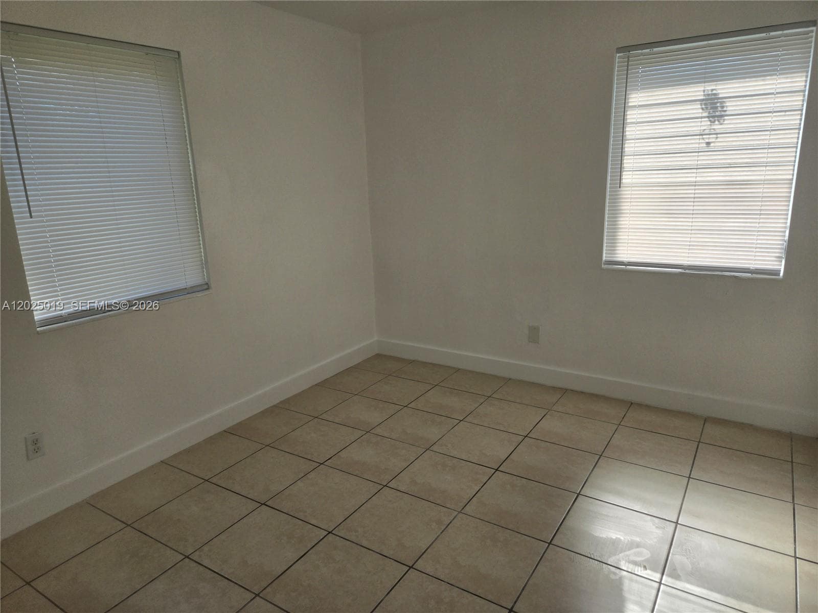 408 NW 8th St # 408, Hallandale Beach, FL 33009 photo 4