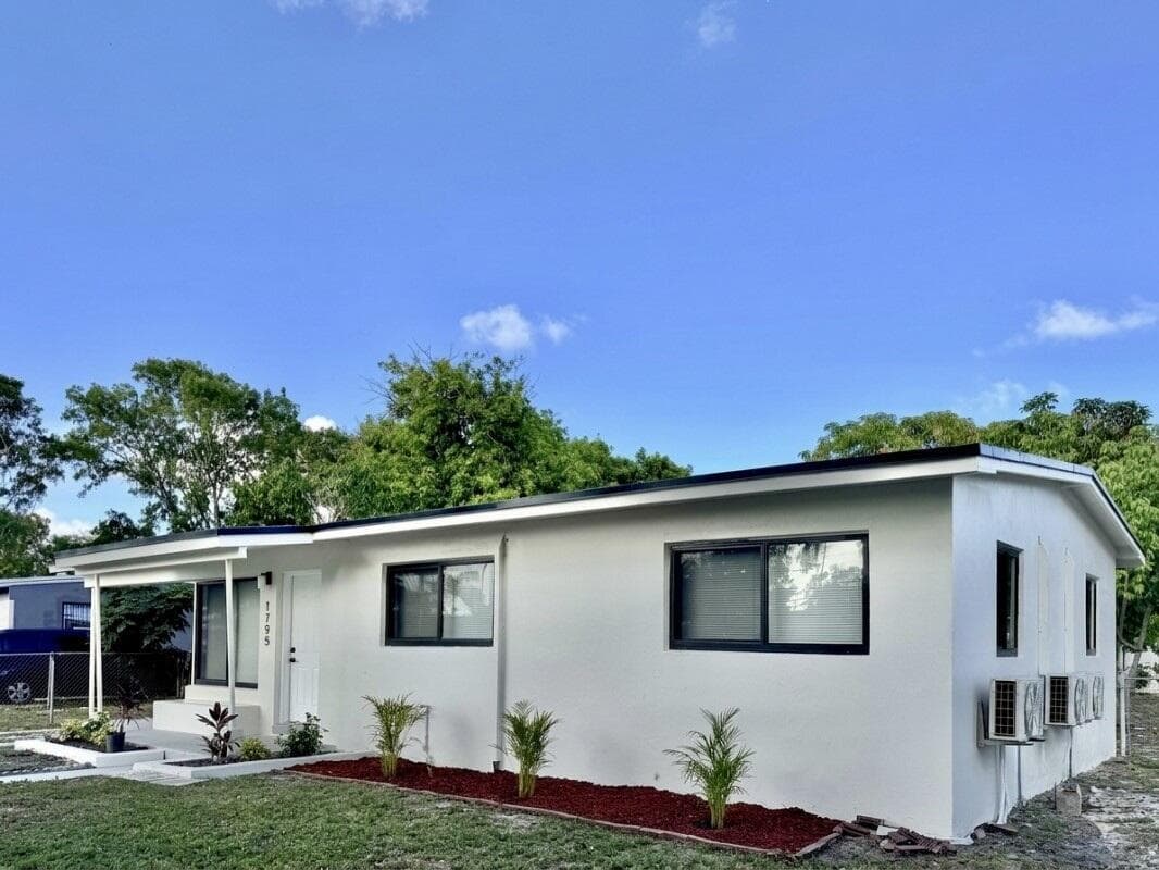 1795 Lauderdale Manor Drive, Fort Lauderdale, FL 33311 photo 3