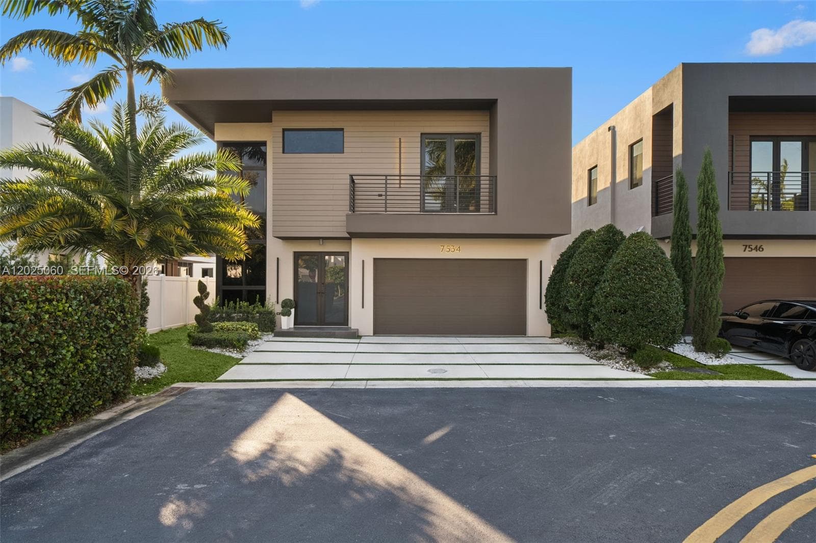 7534 NW 98th Ave, Doral, FL 33178 photo 2