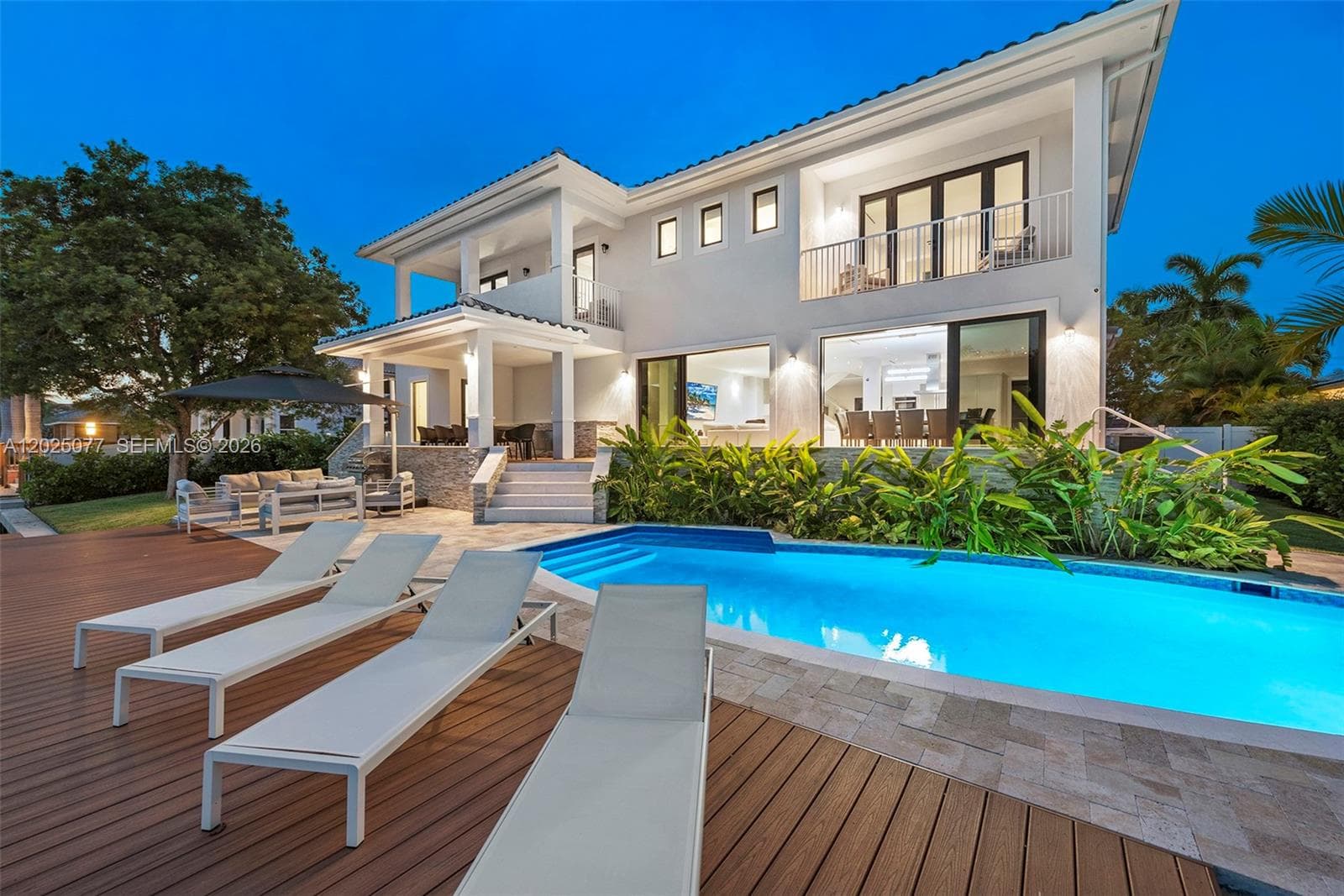 850 Washington St, Hollywood, FL 33019 photo 2