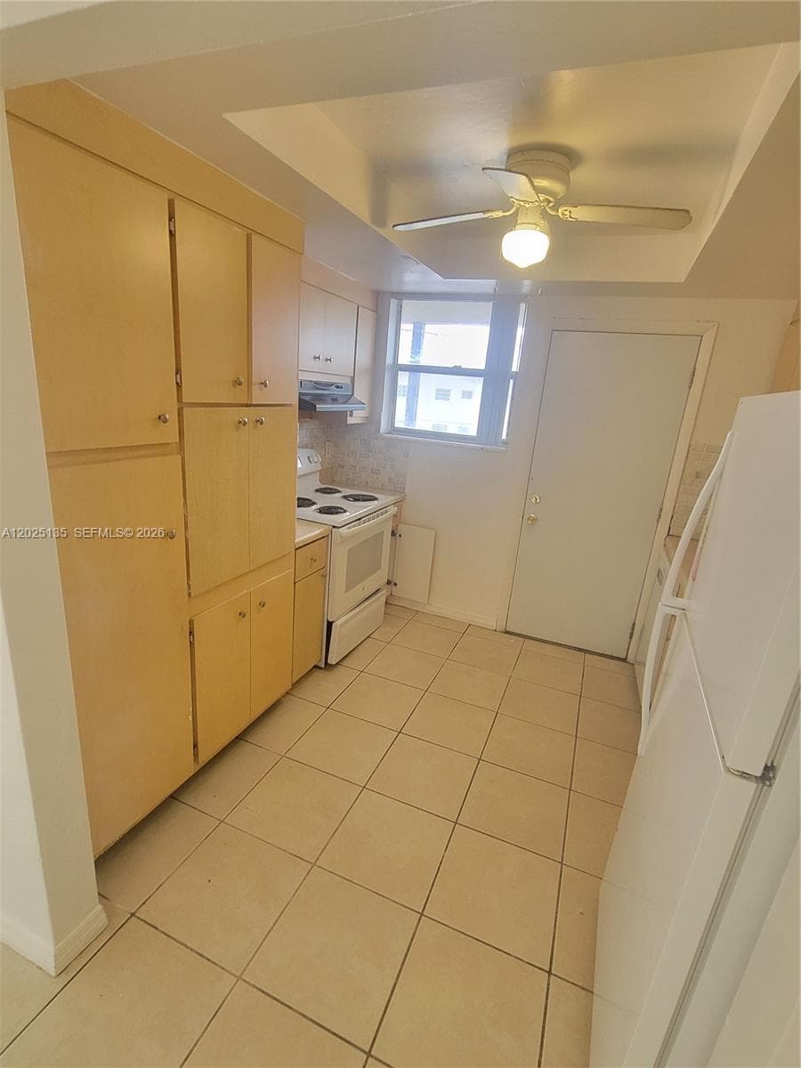 11960 NE 19th Dr # 16, North Miami, FL 33181 photo 4