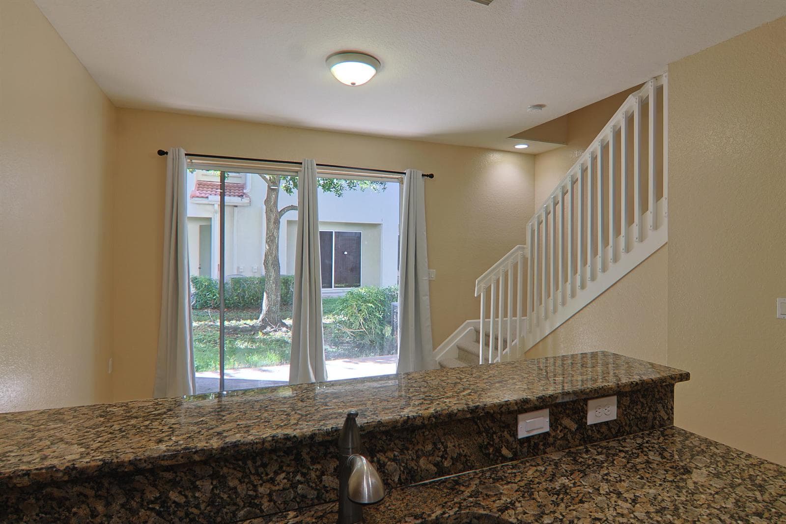 21211 NW 14th Place # 3-27, Miami Gardens, FL 33169 photo 4