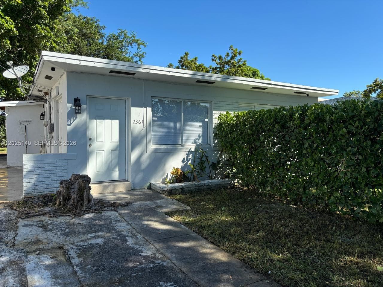 2359 NW 32nd St, Miami, FL 33142 photo 2