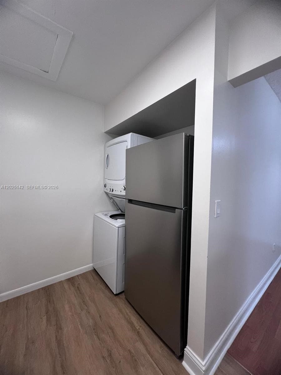 2570 W 67th Pl # 21-2, Hialeah, FL 33016 photo 2