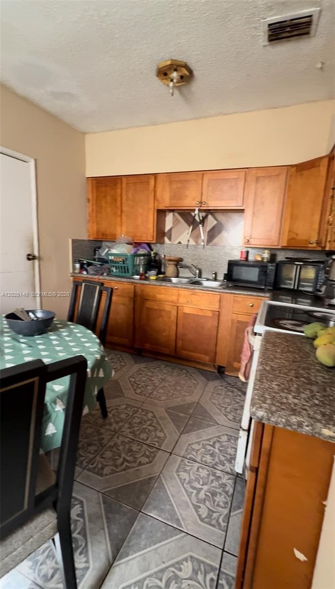 110 NW 52nd St, Miami, FL 33127 photo 4
