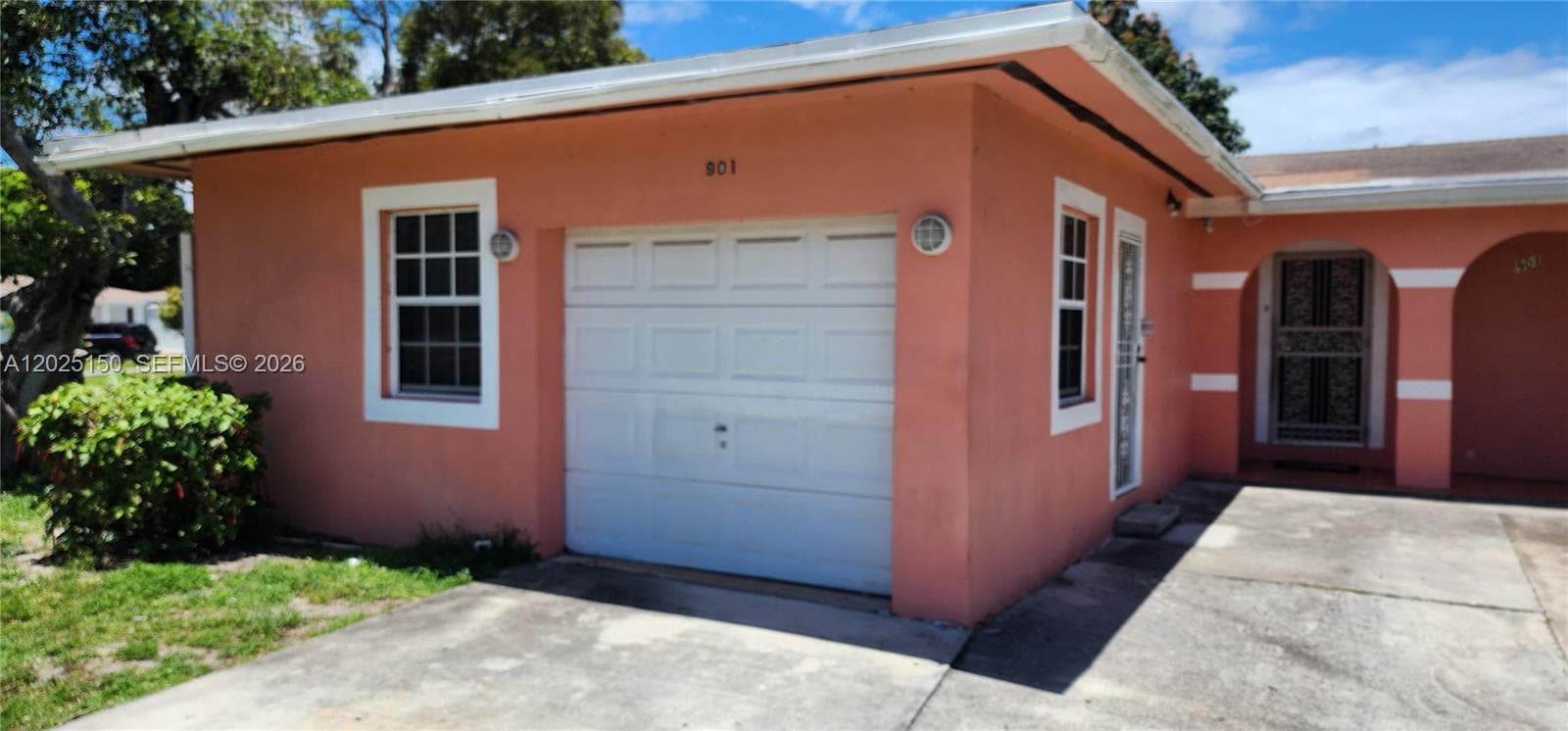 901 NE 160th Ter, North Miami Beach, FL 33162 photo 2