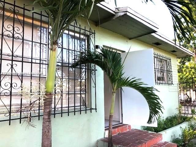 1321 NW 28th St, Miami, FL 33142 photo 5
