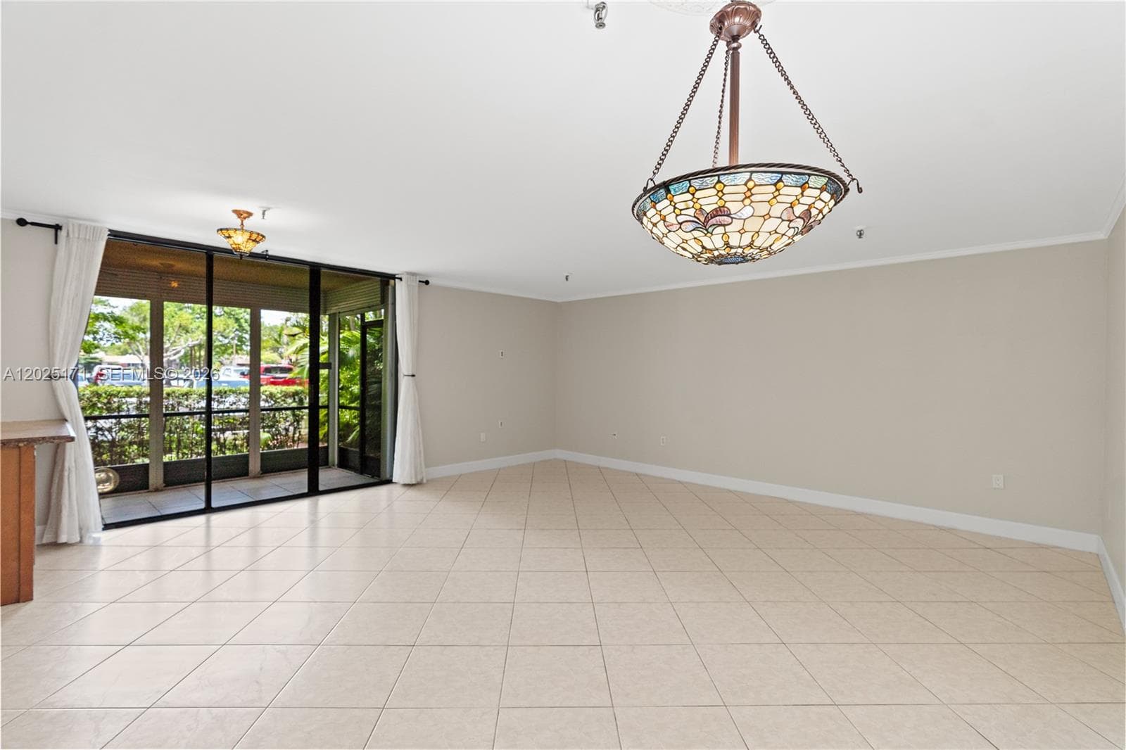671 NE 195th St # 121E, Miami, FL 33179 photo 2